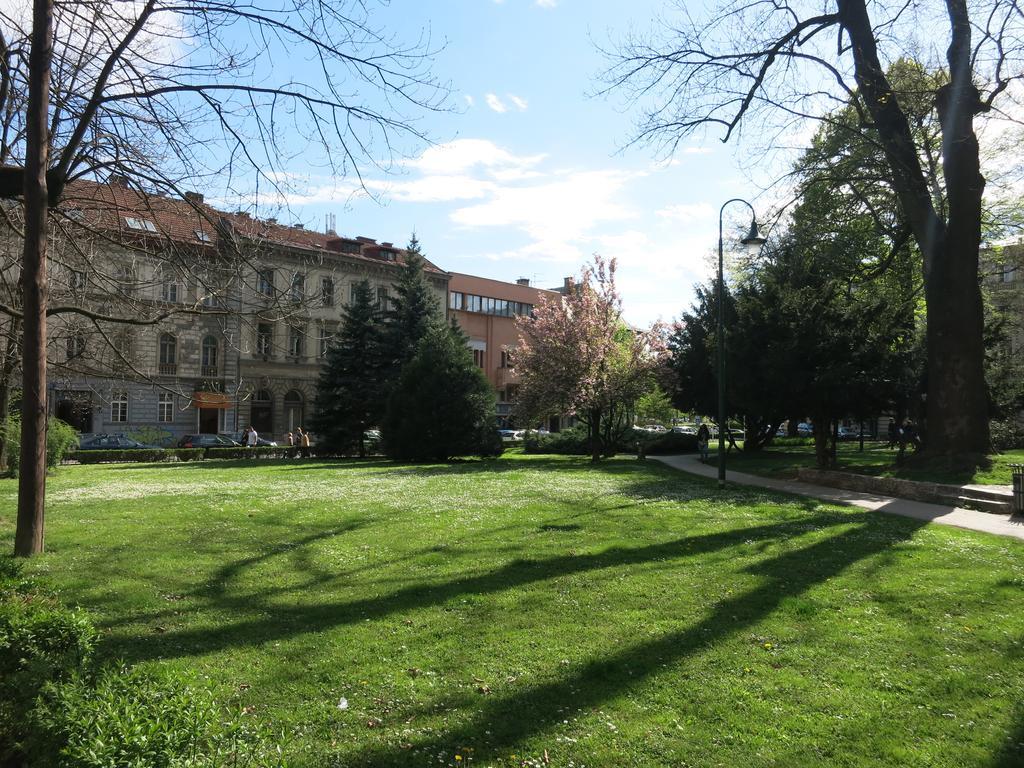The Riverside Apartment - Downtown Sarajevo Bagian luar foto