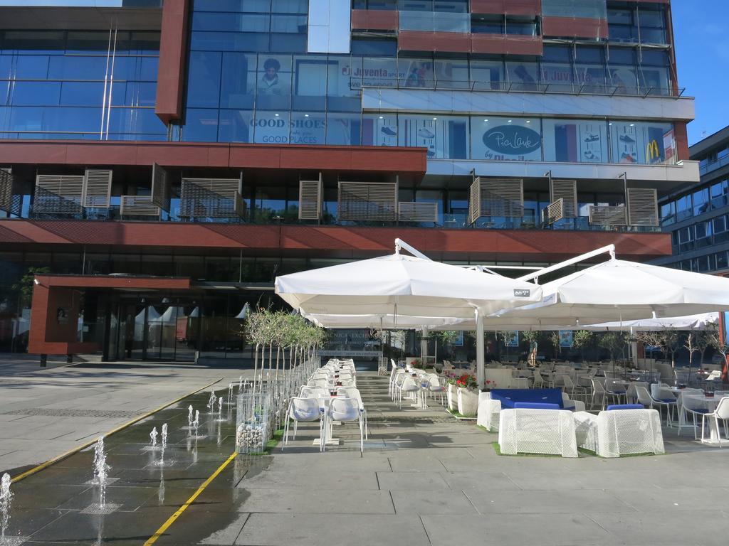 The Riverside Apartment - Downtown Sarajevo Bagian luar foto