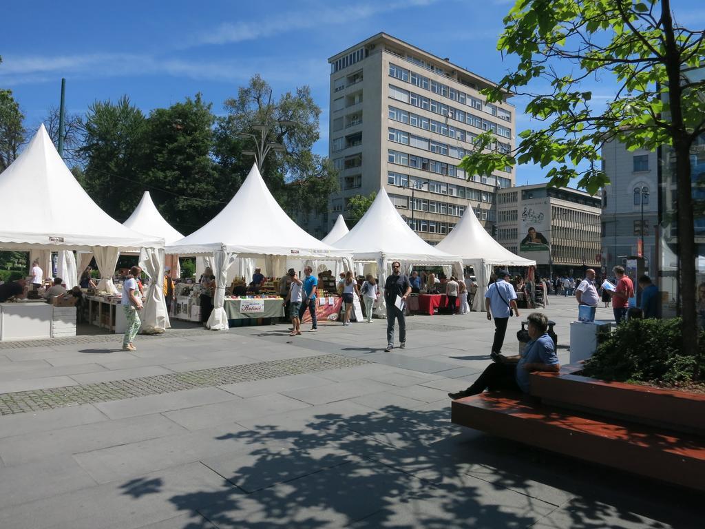 The Riverside Apartment - Downtown Sarajevo Bagian luar foto
