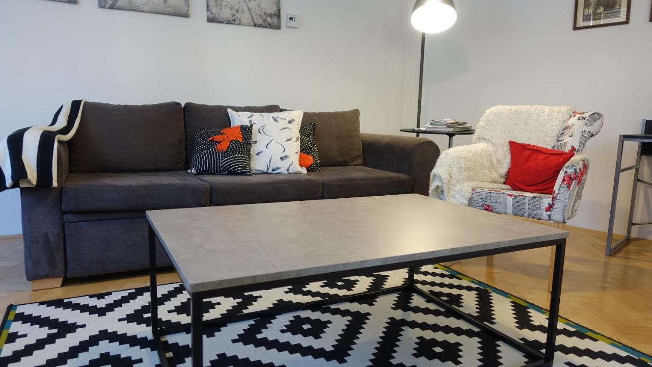 The Riverside Apartment - Downtown Sarajevo Bagian luar foto