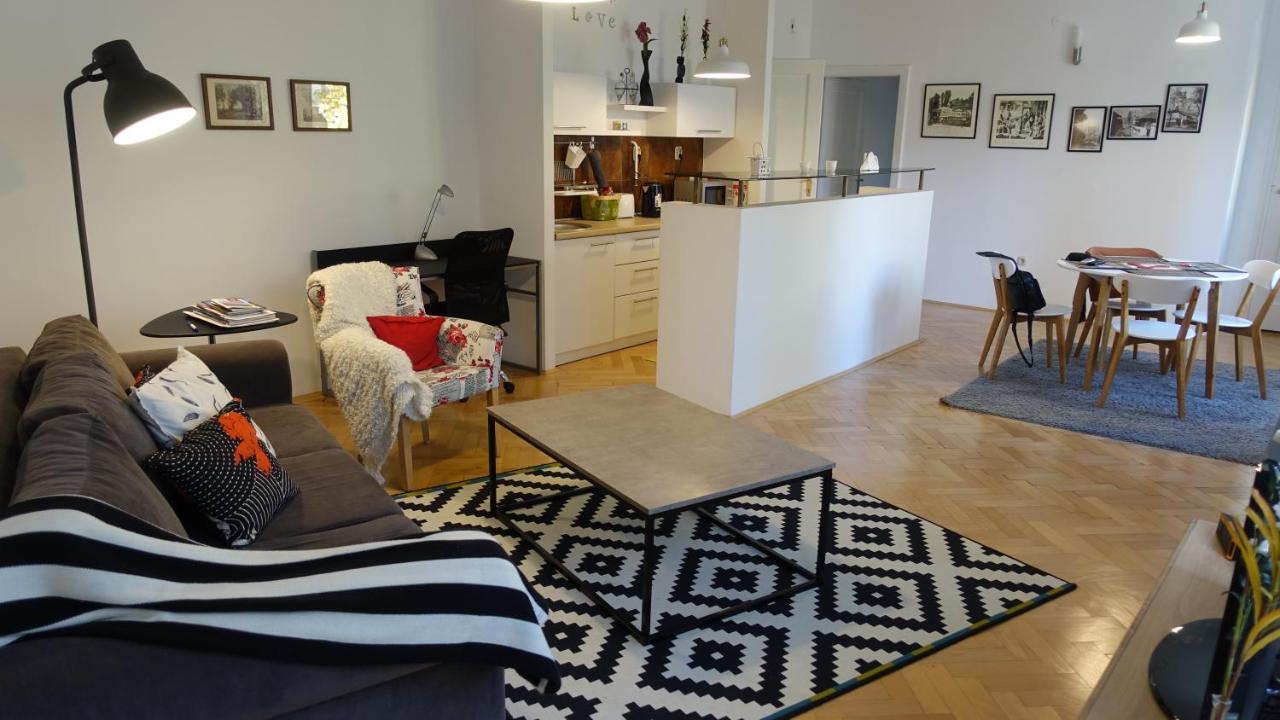 The Riverside Apartment - Downtown Sarajevo Bagian luar foto