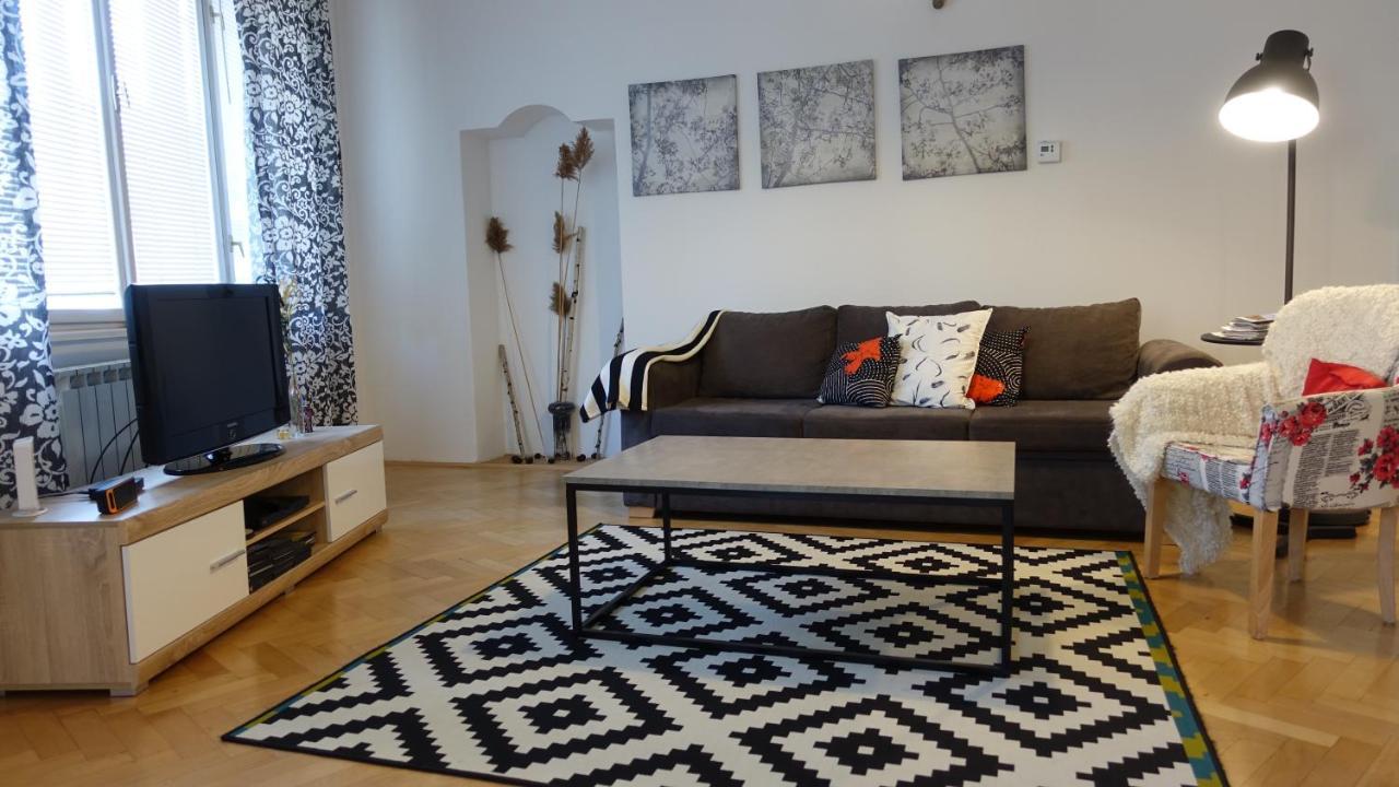 The Riverside Apartment - Downtown Sarajevo Bagian luar foto