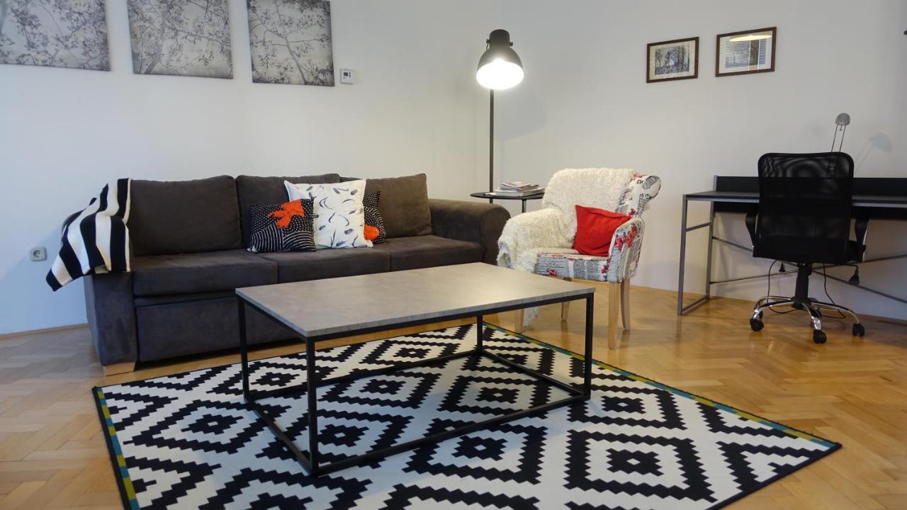 The Riverside Apartment - Downtown Sarajevo Bagian luar foto