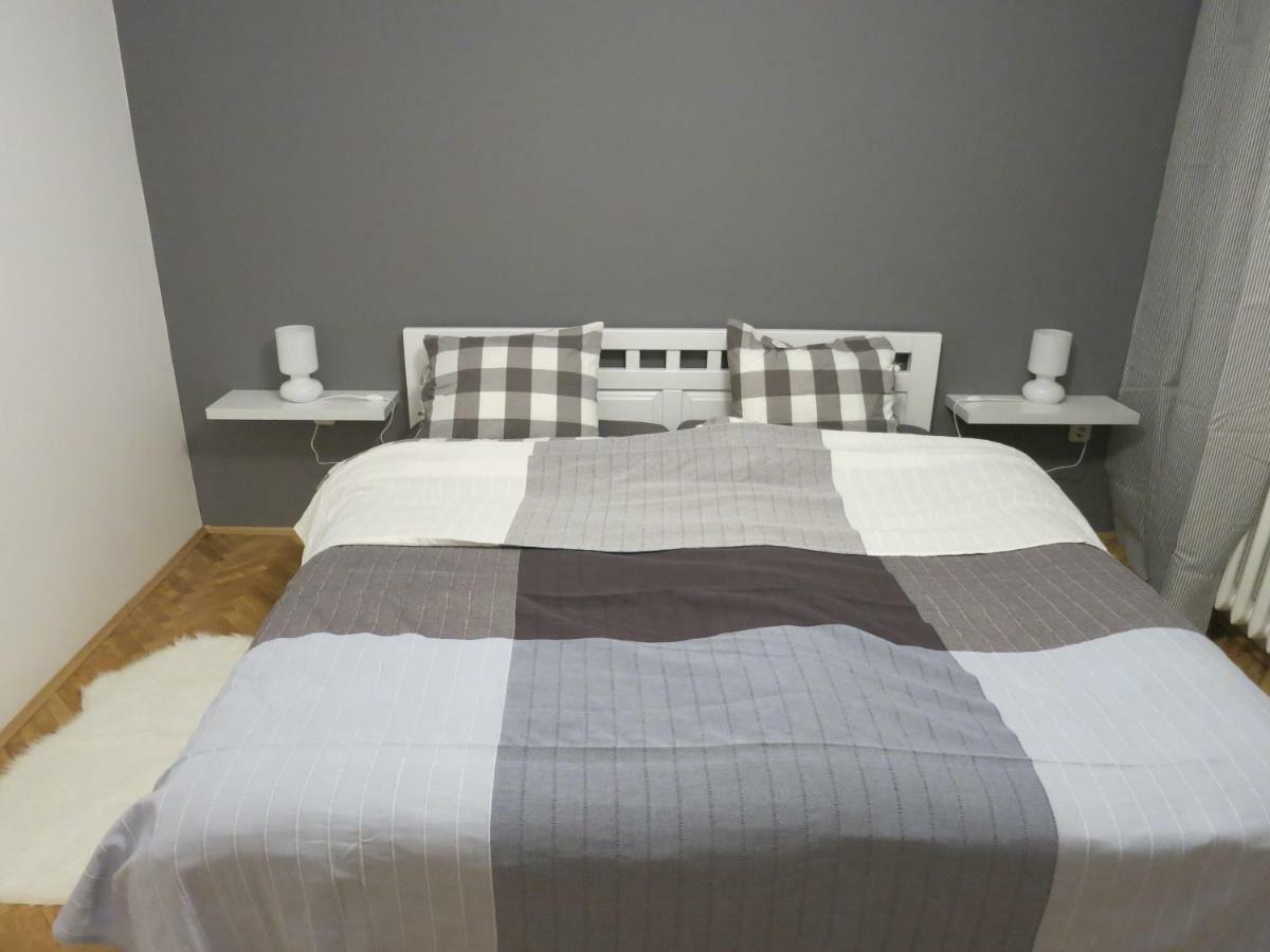 The Riverside Apartment - Downtown Sarajevo Bagian luar foto