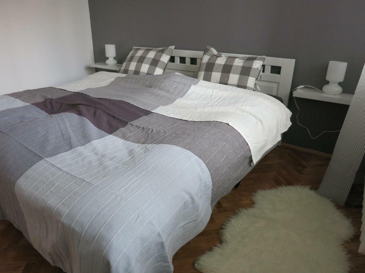 The Riverside Apartment - Downtown Sarajevo Bagian luar foto