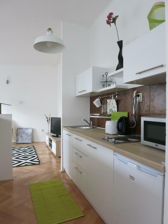 The Riverside Apartment - Downtown Sarajevo Bagian luar foto