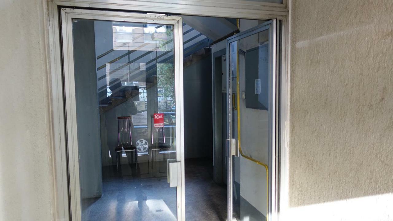 The Riverside Apartment - Downtown Sarajevo Bagian luar foto