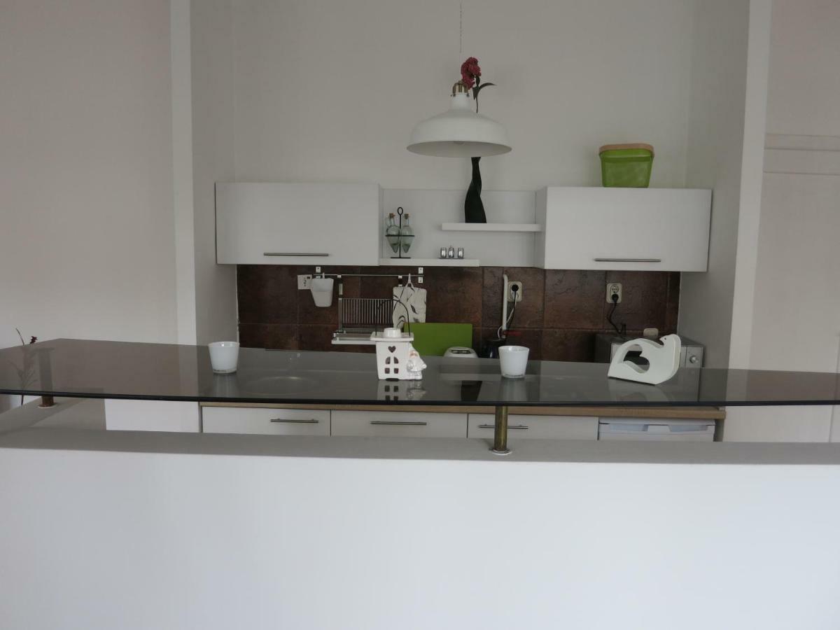 The Riverside Apartment - Downtown Sarajevo Bagian luar foto